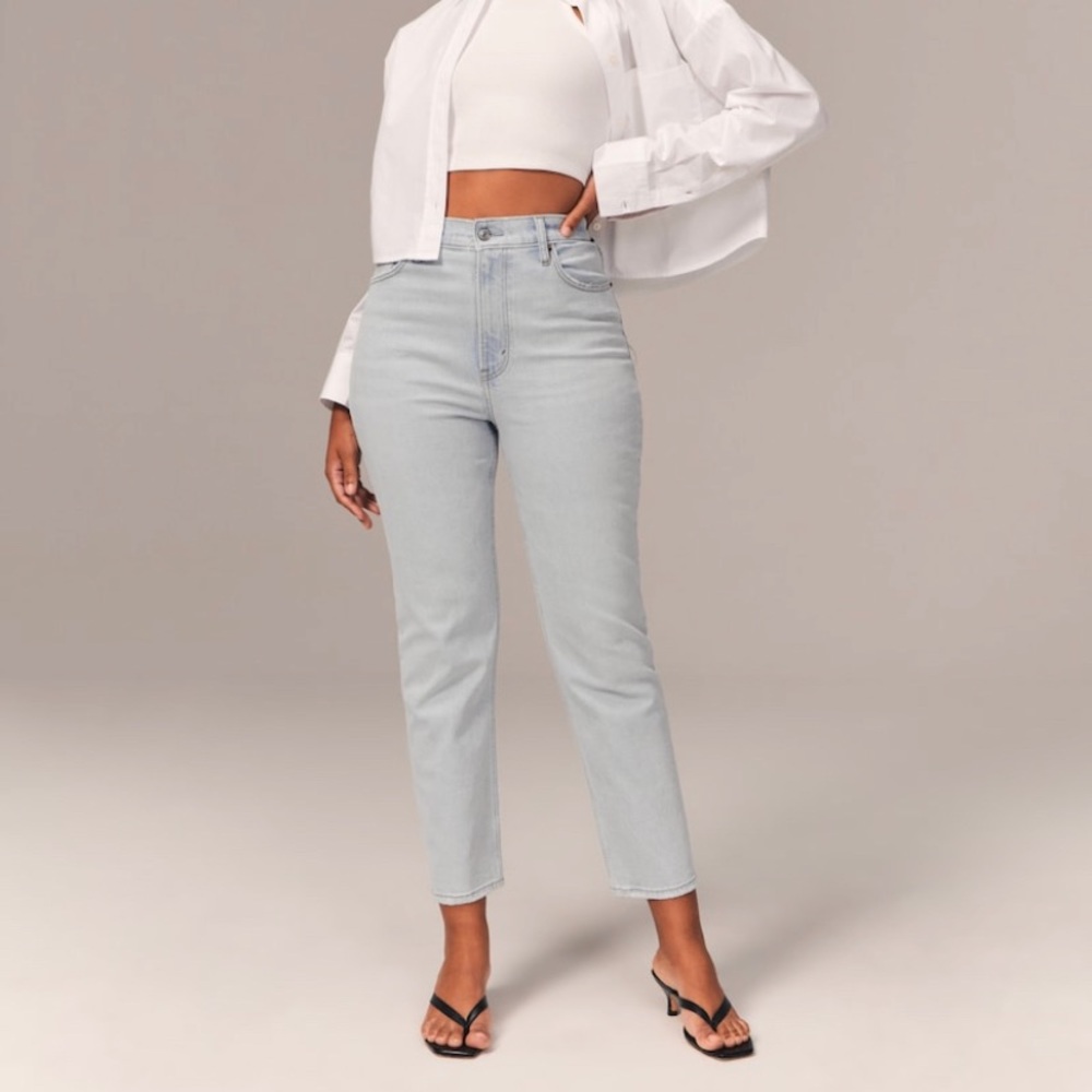 A&F Curve love ultra high rise ankle straight jean